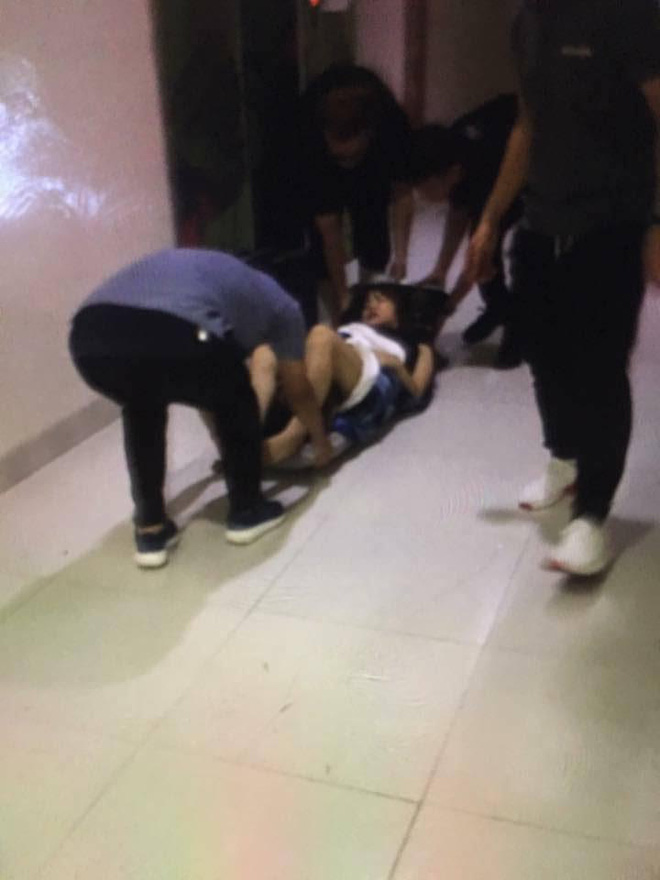 Hà Nội: Mắc kẹt trong thang máy để lên quán cafe tầng 26, 2 người bị thương phải nhâp viện cấp cứu - Ảnh 2.