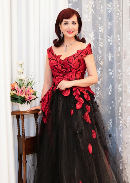 Nhan sắc không tuổi của Hoa hậu siêu ngoại ngữ nhất Việt Nam 15 Nhan sắc không tuổi của Hoa hậu siêu ngoại ngữ nhất Việt Nam 15