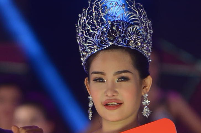 Cận cảnh nhan sắc 5 Hoa hậu bị ném đá dữ dội nhất ở thế giới và Việt Nam 16 Cận cảnh nhan sắc 5 Hoa hậu bị ném đá dữ dội nhất ở thế giới và Việt Nam 16