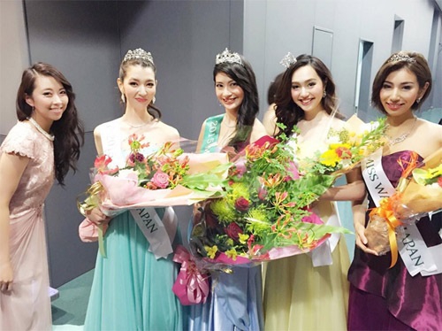 Cận cảnh nhan sắc 5 Hoa hậu bị ném đá dữ dội nhất ở thế giới và Việt Nam - Ảnh 5.