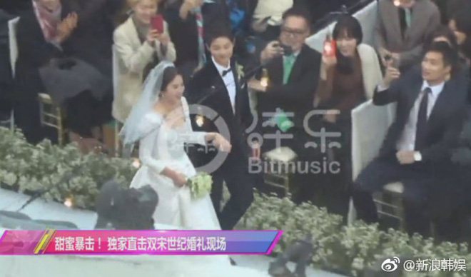 2 bố con Song Joong Ki đều xúc động rơi nước mắt trong lễ cưới - Ảnh 3.