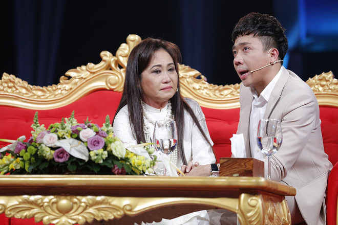 Trấn Thành giàn giụa nước mắt nghe Thanh Hằng kể về cuộc đời bị chồng đánh, tới mức tự tử - Ảnh 3. Trấn Thành giàn giụa nước mắt nghe Thanh Hằng kể về cuộc đời bị chồng đánh, tới mức tự tử 2