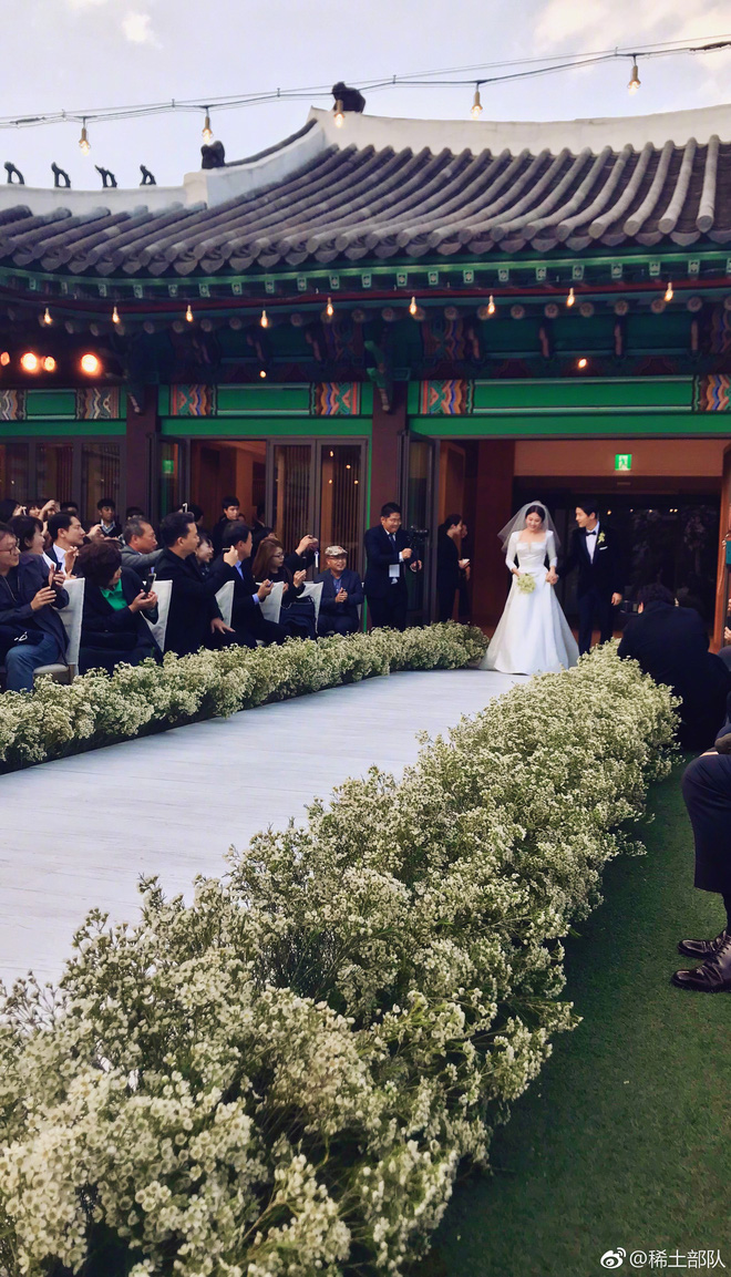 Vì sao đám cưới của sao Hoa ngữ thường hoành tráng hơn sao Hàn? - Ảnh 3.