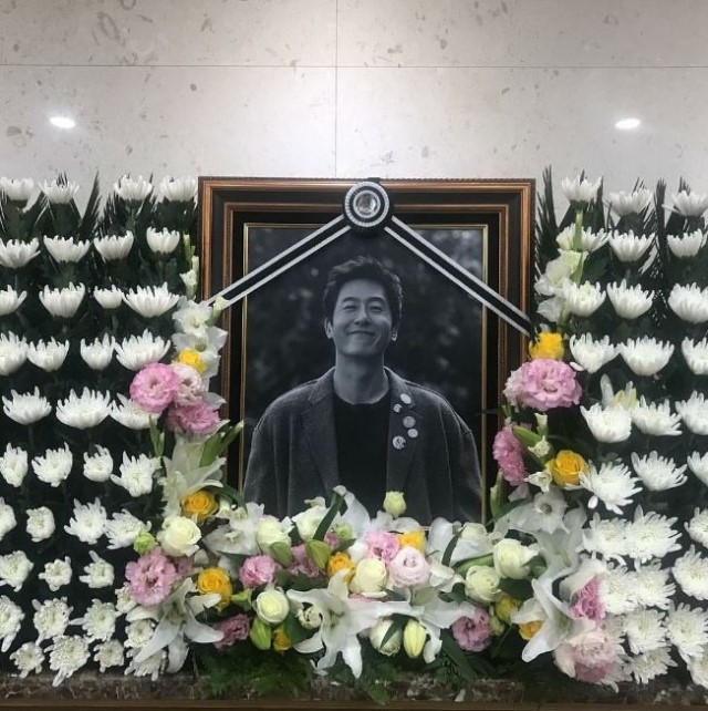 Đám tang buồn của nam diễn viên “Reply 1988” Kim Joo Hyuk 1