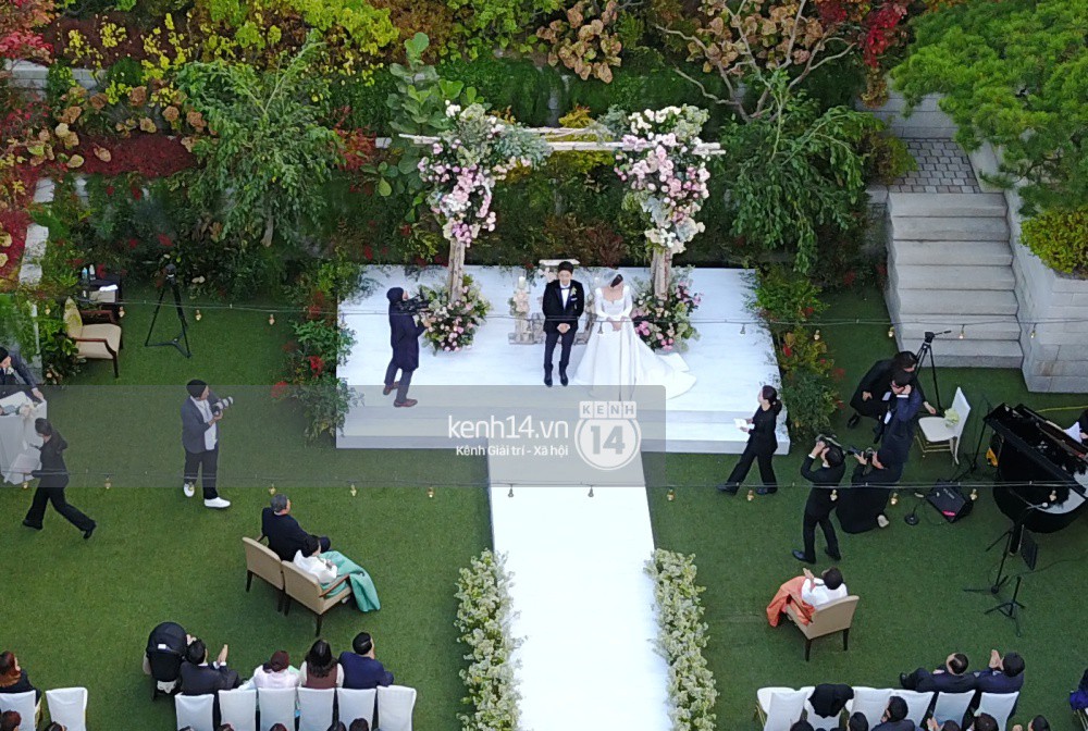 Nhìn đơn giản vậy thôi, nhưng hôn lễ thế kỷ Song Song lại gây choáng với những khoản chi phí tiền tỉ 4 Nhìn đơn giản vậy thôi, nhưng hôn lễ thế kỷ Song Song lại gây choáng với những khoản chi phí tiền tỉ 4