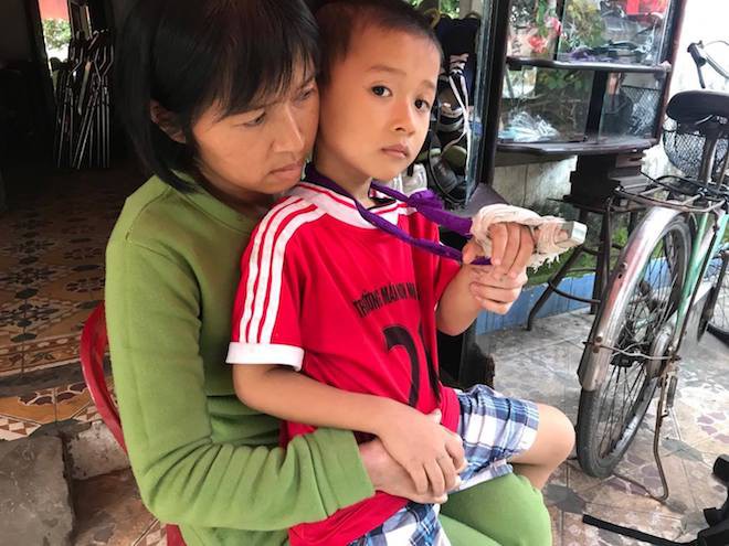 Công an vào cuộc làm rõ vụ cô giáo bị tố đánh gãy ngón tay bé trai 5 tuổi 1 Công an vào cuộc làm rõ vụ cô giáo bị tố đánh gãy ngón tay bé trai 5 tuổi 1