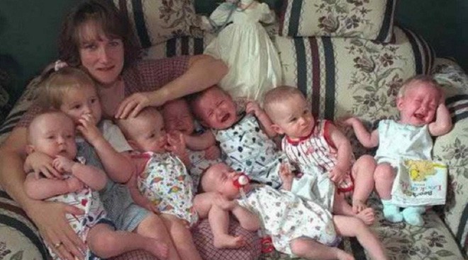  Ca sinh 7 đầu tiên trên thế giới và cuộc sống của gia đình họ sau 20 năm khiến ai cũng kinh ngạc - Ảnh 2.