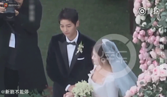 Cử chỉ của cô dâu chú rể Song Song trong bức ảnh hiếm hoi chụp trước khi bước ra lễ đường gây chú ý - Ảnh 4.