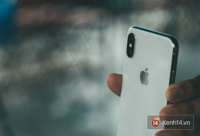 Bỏ 68 triệu mua iPhone X đầu tiên tại Việt Nam, bầu show Nguyễn Huy không dám cầm trên tay khi ra đường 1 Bỏ 68 triệu mua iPhone X đầu tiên tại Việt Nam, bầu show Nguyễn Huy không dám cầm trên tay khi ra đường 1