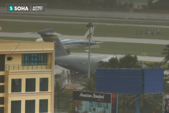 [NÓNG] Siêu vận tải cơ Boeing C-17 Globemaster III chở đoàn tiền trạm Mỹ tham dự APEC đã hạ cánh xuống sân bay Đà Nẵng - Ảnh 9.