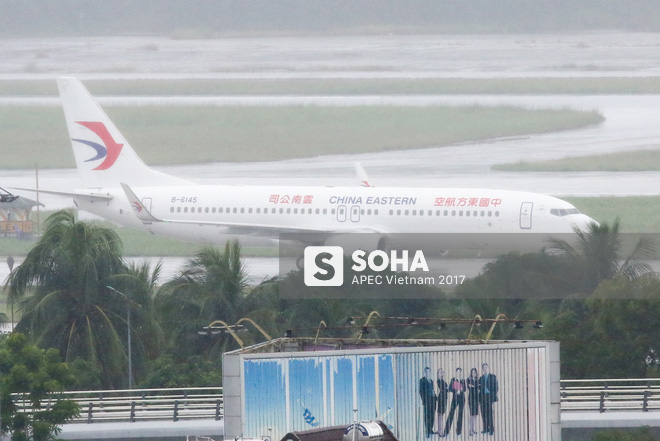 [CẬP NHẬT] Loạt máy bay chở các quan chức cấp cao kinh tế-ngoại giao dự APEC đáp xuống Đà Nẵng - Ảnh 8.