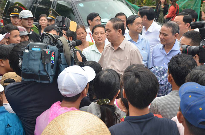 Chủ tịch nước Trần Đại Quang vào thăm người dân vùng rốn lũ Đà Nẵng - Ảnh 7.