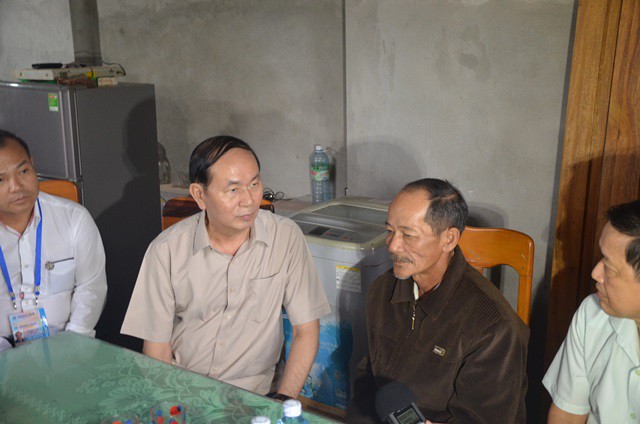Chủ tịch nước Trần Đại Quang vào thăm người dân vùng rốn lũ Đà Nẵng - Ảnh 6.