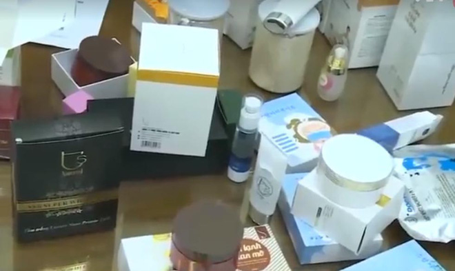 Quý bà bị thu giữ lô hàng mỹ phẩm 11 tỷ hiện đang im lặng hay Quý bà bị thu giữ lô hàng mỹ phẩm 11 tỷ hiện đang im lặng hay