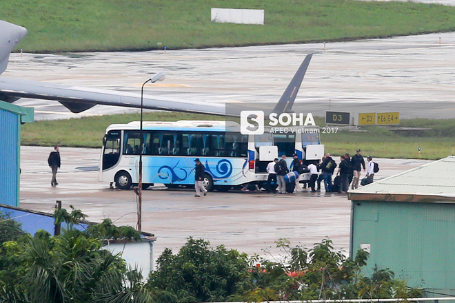[NÓNG] Đặc vụ Mỹ vừa xuống sân bay Đà Nẵng, mang theo chó nghiệp vụ và thiết bị chuyên dụng - Ảnh 7.