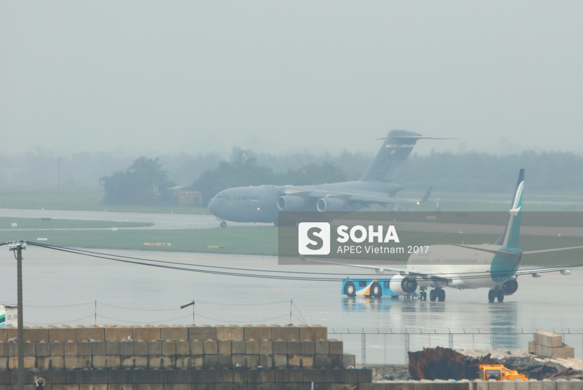 Thêm vận tải cơ C-17 Mỹ xuống Đà Nẵng, vận chuyển trang bị quan trọng phục vụ ông Trump ở APEC - Ảnh 3.