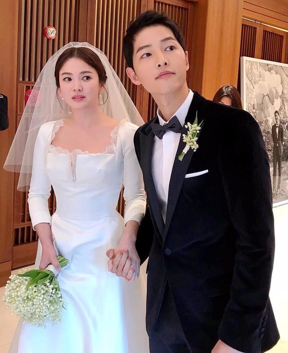Sau hôn lễ thế kỷ, dân tình mừng rỡ vì Song Joong Ki cuối cùng đã quay lại cưới Kwangvatar! - Ảnh 1.