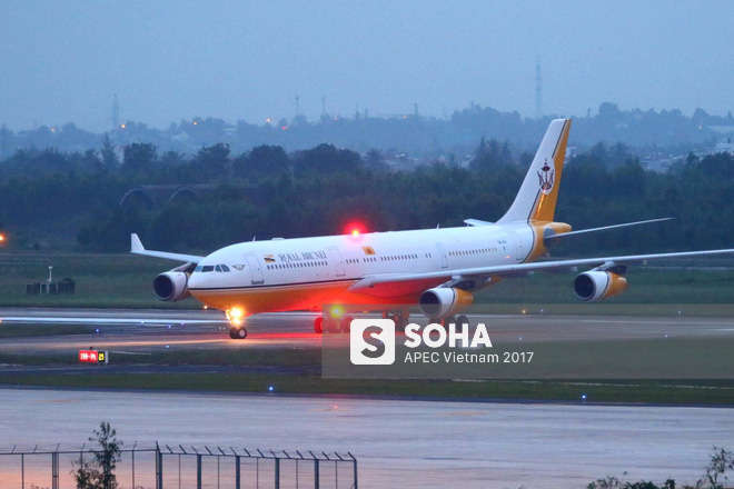 Quốc vương Brunei tự lái Cung điện bay siêu sang A340-212 tới Đà Nẵng dự APEC - Ảnh 12.