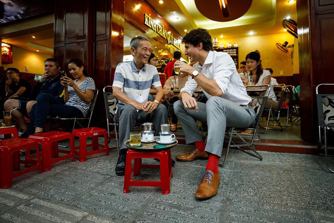 Nữ nhân viên quán cà phê Sài Gòn kể về ấn tượng khi bưng đồ uống cho Thủ tướng Canada - Ảnh 2.