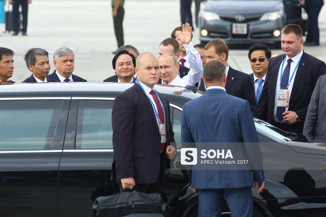 Đặc vụ Nga mang theo vali hạt nhân hộ tống Tổng thống Putin xuống sân bay Đà Nẵng - Ảnh 6.
