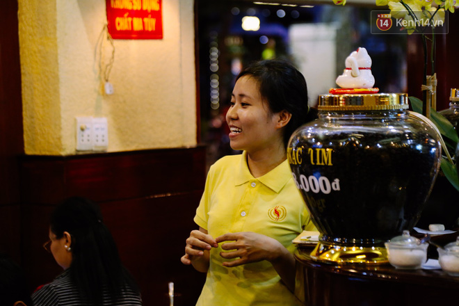 Quán cafe ở Sài Gòn mà Thủ tướng Canada ghé uống: Ông và người ngồi cùng bàn đều uống cafe sữa pha phin và khen ngon - Ảnh 5.