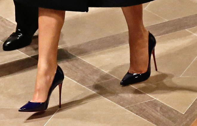 Phu nhân Melania Trump chịu chi hơn 1 tỷ cho váy áo trong chuyến công du 3 nước châu Á - Ảnh 7.
