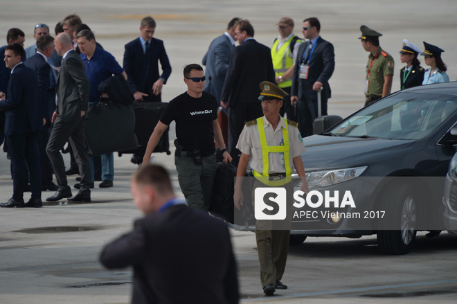 Đặc vụ Nga mang theo vali hạt nhân hộ tống Tổng thống Putin xuống sân bay Đà Nẵng - Ảnh 3.