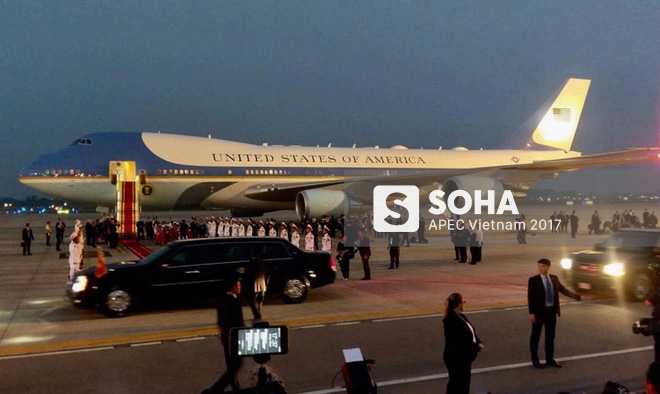 Toàn cảnh khâu kiểm tra an ninh nghiêm ngặt và lễ đón Tổng thống Mỹ Donald Trump tại sân bay Nội Bài - Ảnh 12.