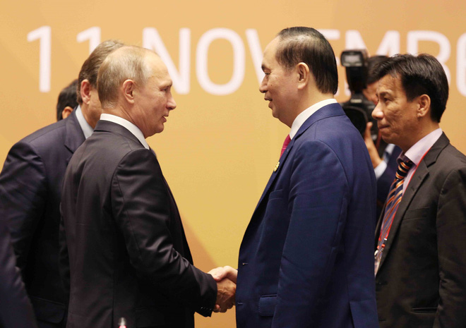 Cảm động: Tổng thống Putin ôm tạm biệt Chủ tịch Trần Đại Quang, rời Đà Nẵng - Ảnh 3.