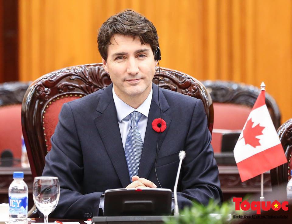 Nhìn lại những khoảnh khắc ấn tượng của Thủ tướng Canada Justin Trudeau trong 4 ngày ở Việt Nam - Ảnh 2.