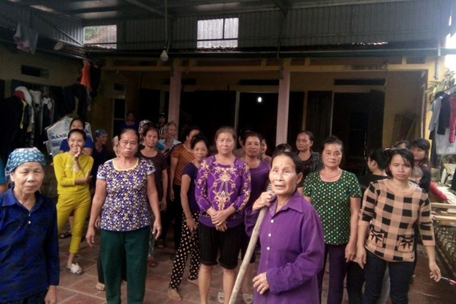 Vụ vợ cán bộ thôn nhận quà lũ lụt: Chủ tịch xã khẳng định không nhân nhượng - Ảnh 1. Vụ vợ cán bộ thôn nhận quà lũ lụt: Thành phố sẽ chỉ đạo xử lý nghiêm 1