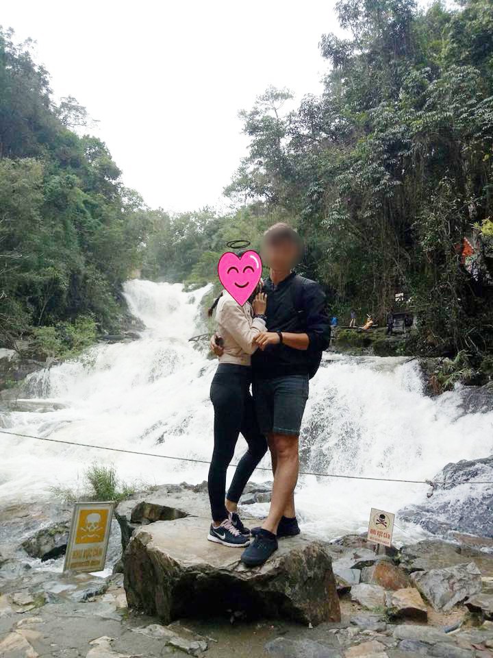 Chú rể Tây soái ca trong bức ảnh gây sốt ở Nha Trang bị lật tẩy lừa dối người yêu hiện tại, bắt cá hai tay - Ảnh 3. 'Chú rể Tây' soái ca trong bức ảnh gây sốt ở Nha Trang bị lật tẩy lừa dối người yêu hiện tại, bắt cá hai tay 4