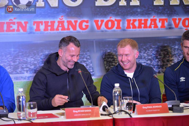 Ryan Giggs nói về khả năng Man Utd và Sir Alex đến Việt Nam - Ảnh 1.