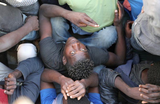 Nữ phóng viên CNN kể về trải nghiệm chợ nô lệ như phim kinh dị ở Libya - Ảnh 1. Nữ phóng viên CNN kể về trải nghiệm 'chợ nô lệ' như phim kinh dị ở Libya 1