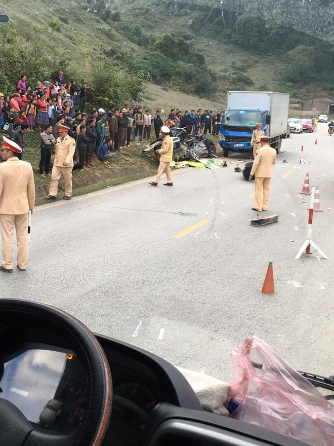 Tai nạn 4 người tử vong ở Sơn La: Tài xế ô tô đang rất nguy kịch - Ảnh 1.