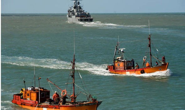 Hải quân Mỹ phát hiện vật thể lạ nơi tàu ngầm Argentina mất tích - Ảnh 1.