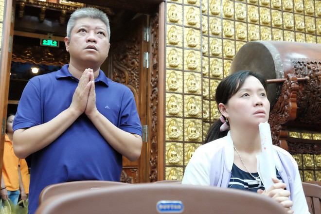 Sài Gòn: Vợ dắt chồng, mẹ ẵm con gái đi đăng ký hiến tạng cứu người - Ảnh 8.