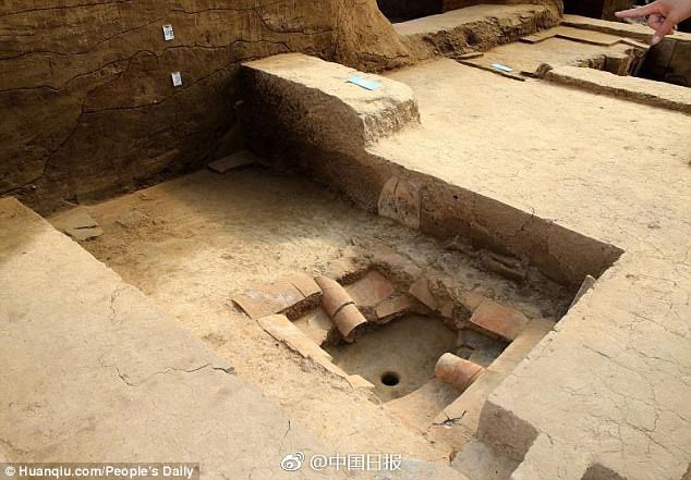 Các nhà khảo cổ bất ngờ khai quật được 3 bồn tắm niên đại 2300 năm từ thời nhà Tần - Ảnh 3.