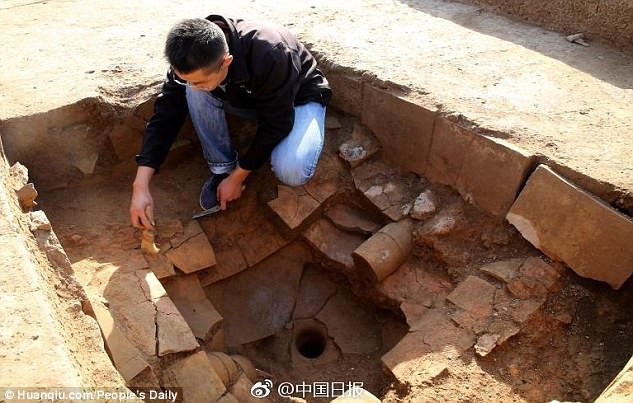 Các nhà khảo cổ bất ngờ khai quật được 3 bồn tắm niên đại 2300 năm từ thời nhà Tần - Ảnh 5.