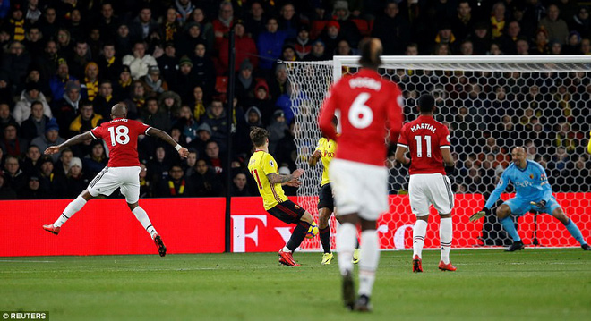 Đối mặt với 9 phút kinh hoàng, Man United được giải cứu bởi chân sút lần đầu đá chính - Ảnh 8.