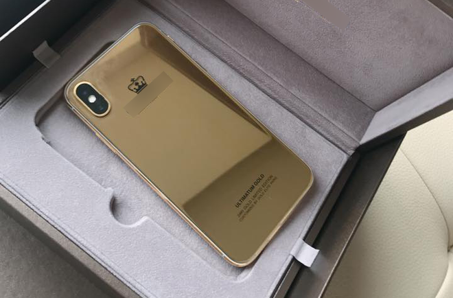 Bỏ gần 1 tỷ độ iPhone X vàng nguyên khối đầu tiên tại Việt Nam, thế mới thấy dân ta chịu chơi đến nhường nào - Ảnh 1. Bỏ gần 1 tỷ 'độ' iPhone X vàng nguyên khối đầu tiên tại Việt Nam, thế mới thấy dân ta chịu chơi đến nhường nào 1