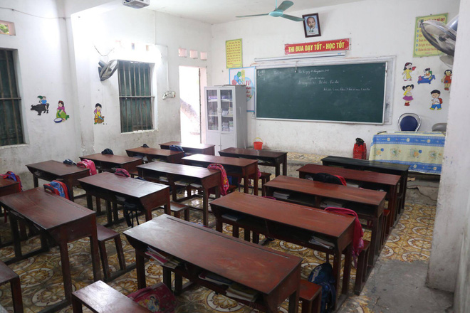 Bên trong ngôi trường xuống cấp khiến 16 học sinh bị rơi từ tầng 2 ở Bắc Ninh - Ảnh 8.
