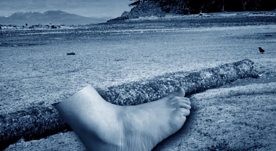 Lại tìm thấy chân người trôi dạt vào bờ biển Columbia, và bí ẩn thập kỷ nay đã có lời giải - Ảnh 3.