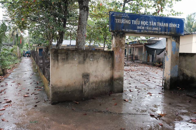 Người dân Bến Tre bỏ nhà lên Sài Gòn tránh bão Tembin - Ảnh 2.