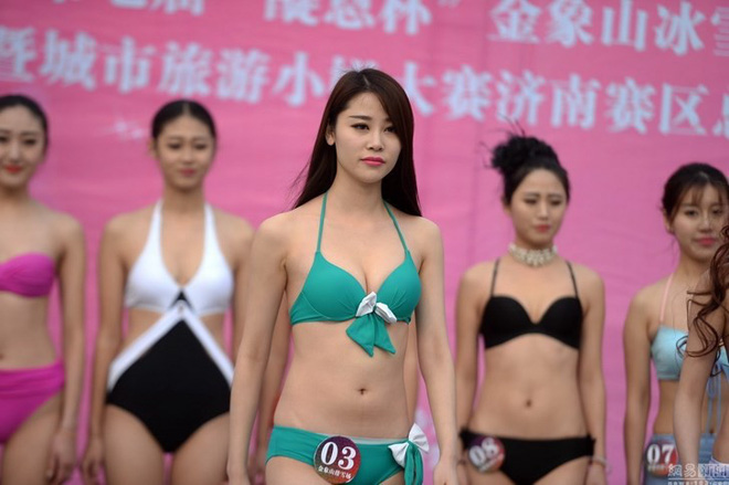 Xôn xao vì cuộc thi diễn bikini giữa thời tiết âm 3 độ - Ảnh 2.