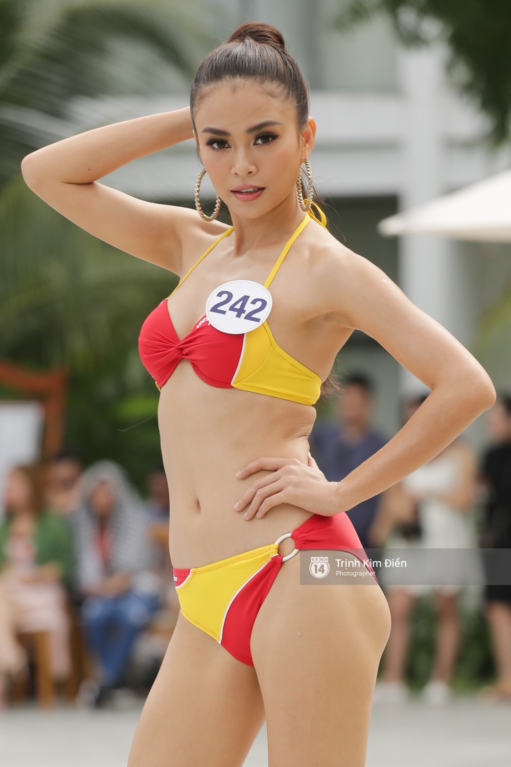 Dàn người đẹp Hoa hậu Hoàn vũ lộ đùi to, bụng mỡ khác xa ảnh photoshop trong phần thi trình diễn bikini - Ảnh 6.