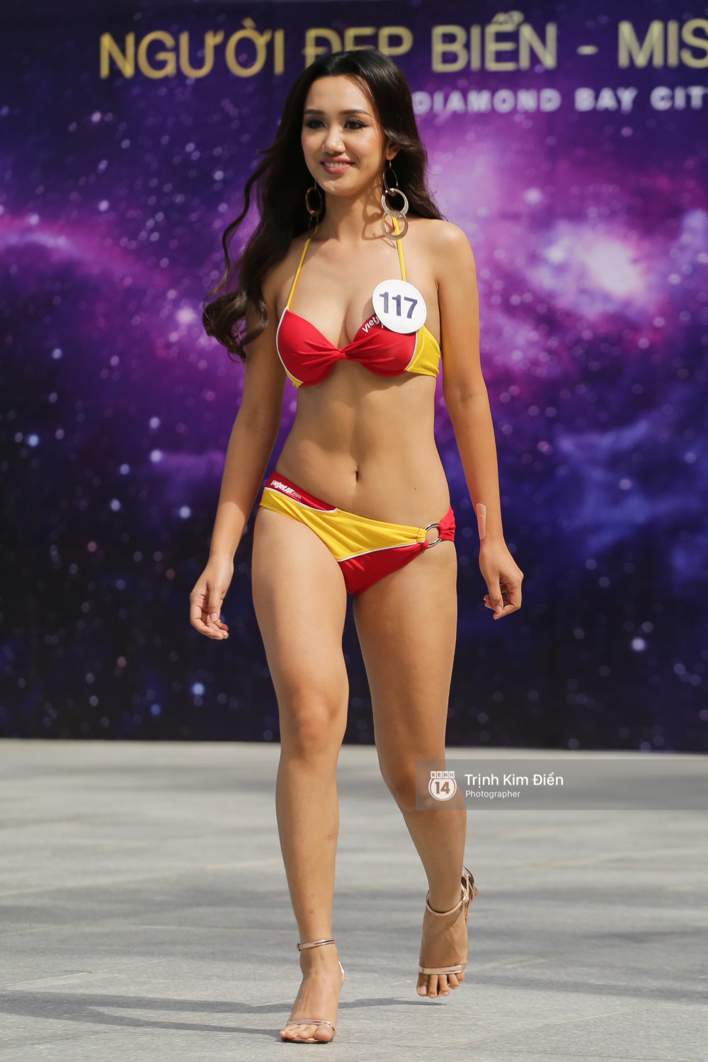 Dàn người đẹp Hoa hậu Hoàn vũ lộ đùi to, bụng mỡ khác xa ảnh photoshop trong phần thi trình diễn bikini - Ảnh 4.