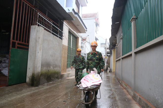 Vụ nổ ở Bắc Ninh: Sáng nay, công binh đã thu gom hơn 1 tấn đạn - Ảnh 3.