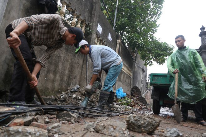 Vụ nổ ở Bắc Ninh: Sáng nay, công binh đã thu gom hơn 1 tấn đạn - Ảnh 1.