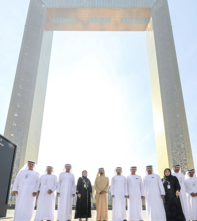  Dubai vừa khánh thành tòa nhà dát vàng trông giống hệt cái khung ảnh - Ảnh 3.